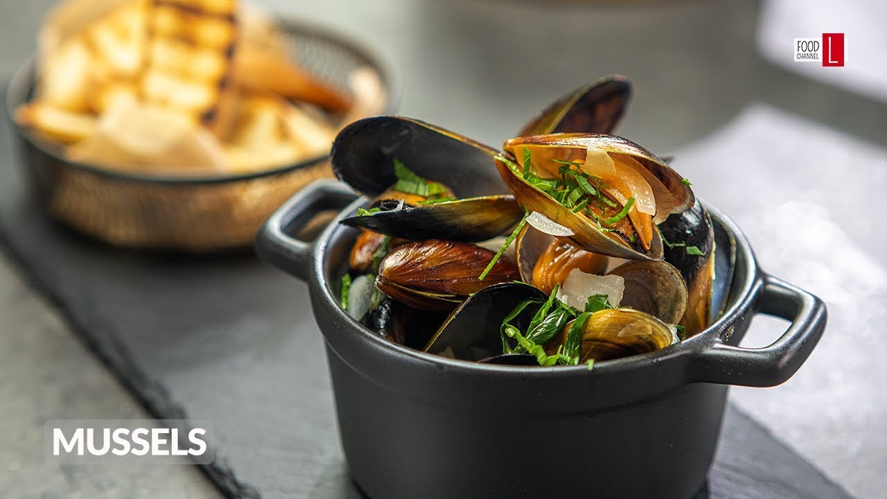 Mussels with White Wine and Parsley | Food Channel L